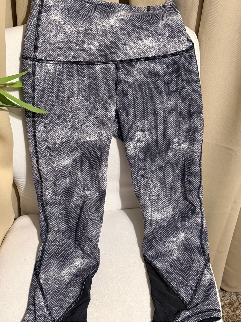 lululemon athletica Black and White Chevron Training Leggings